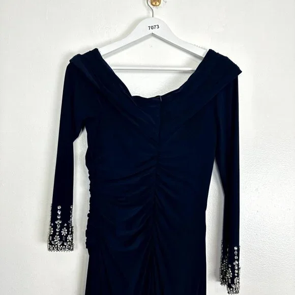 MAC DUGGAL One-Shoulder Long Sleeve Jersey Gown in Midnight Size US 4